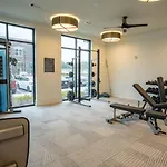Serene, New Apt, Pool, Long Stays